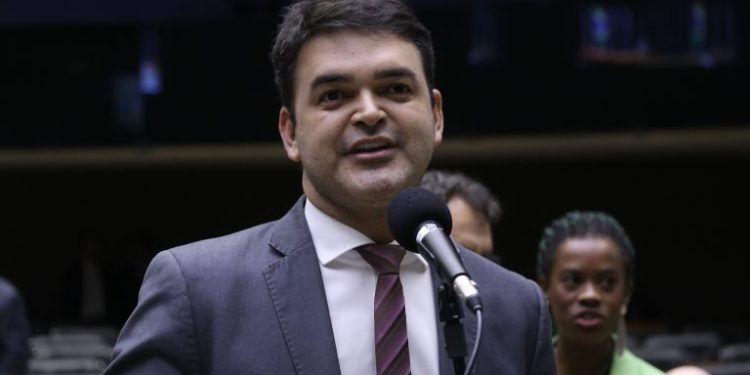 Rubens Júnior destaca assertividade da PGR e AGU em pareceres sobre critério de maior idade na eleição da Alema