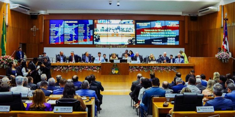 Sessão solene histórica marca encerramento da programação alusiva aos 190 anos da Alema
