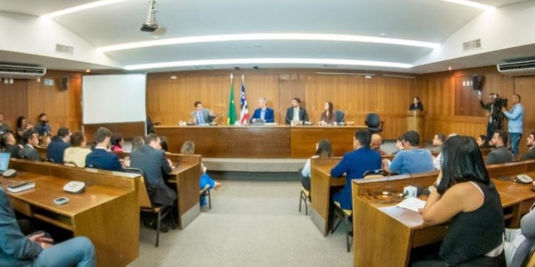 Comissão de Orçamento realiza audiência para sabatina de advogado indicado à vaga de conselheiro do TCE/MA