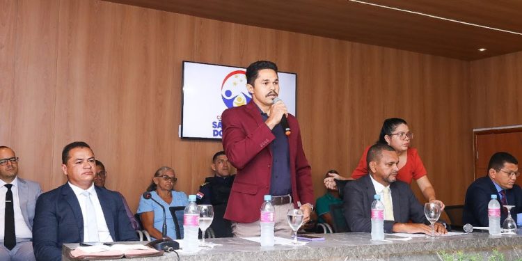 SECRETÁRIO DE ADMINISTRAÇÃO THYAGO NASCIMENTO REPRESENTA O PREFEITO WALLAS ROCHA NA ABERTURA DOS TRABALHOS LEGISLATIVOS EM SÃO BENEDITO DO RIO PRETO – MA