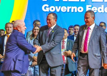 BRASILIA/ CARLOS BRANDÃO PARTICIPA DE AÇÃO DO GOVERNO FEDERAL