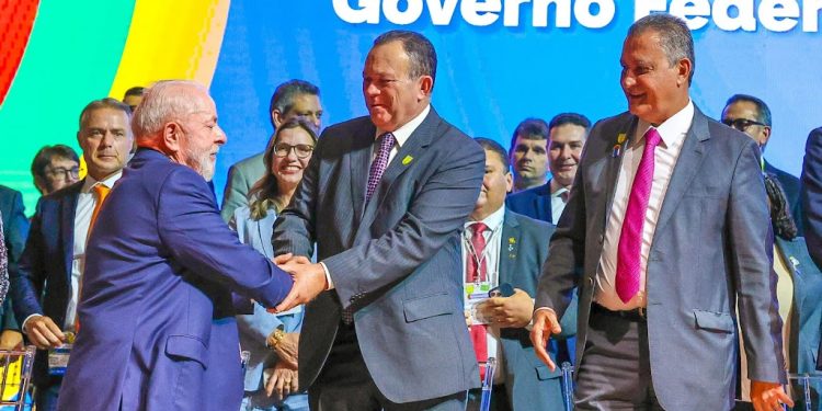BRASILIA/ CARLOS BRANDÃO PARTICIPA DE AÇÃO DO GOVERNO FEDERAL