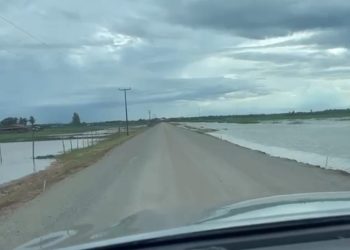 Morador grava vídeo falando do avanço nas obras da Travessia da Baixada, que ligará Anajatuba a São João Batista.