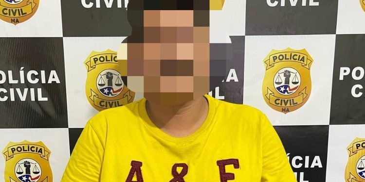 POLÍCIA AGE RÁPIDO! TRAFICANTE É PRESO EM FLAGRANTE VENDENDO DROGAS EM FRENTE À ESCOLA EM MIRANDA DO NORTE.