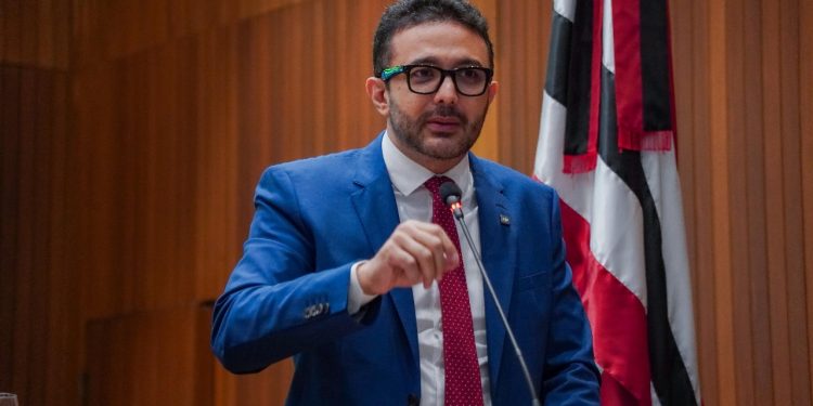 Yglésio rebate críticas de Fernando Braide sobre uso de helicóptero do CTA em Balsas