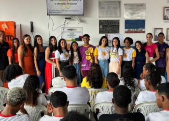 Estudantes realizam trabalho escolar de conscientização no Combate ao Abuso e à Exploração Sexual de Crianças e Adolescentes