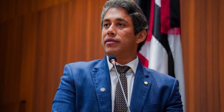 Osmar Filho destaca liderança de Brandão: “Confio que tomará a decisão mais correta”