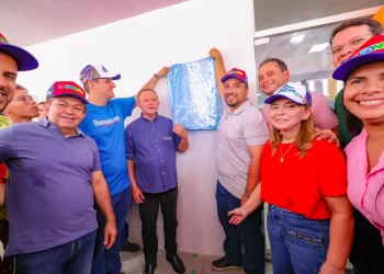 Iracema Vale participa da entrega de importantes obras em Barreirinhas