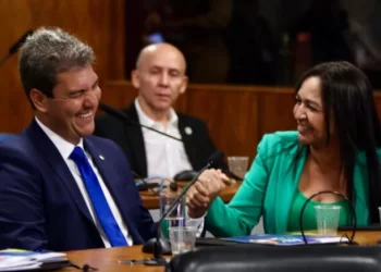 Aproximação com Eliziane Gama provoca encerramento de grupo ligado a Braide