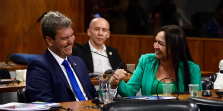 Aproximação com Eliziane Gama provoca encerramento de grupo ligado a Braide