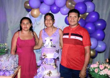 Filha, de Luís e Chica celebra 15 anos com festão