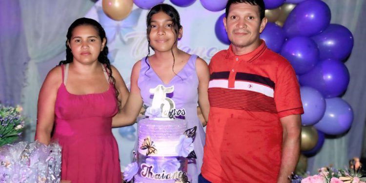 Filha, de Luís e Chica celebra 15 anos com festão