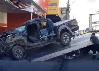 Vídeo: Veja o momento da colisão entre ônibus e caminhonete em São Luís que deixou um morto