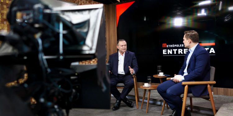 No Metrópoles Entrevista, governador Carlos Brandão destaca impactos do tarifaço e parceria com o governo federal