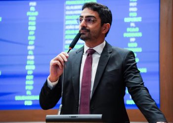 Florêncio Neto rebate críticas da oposição ao programa Tô Conectado do governo do Estado