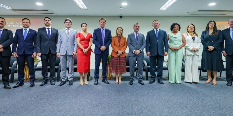 Iracema Vale participa da posse do novo superintendente da Polícia Federal no Maranhão