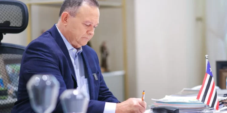 Brandão volta atrás e revoga decreto que alcançaria assessores de Dino