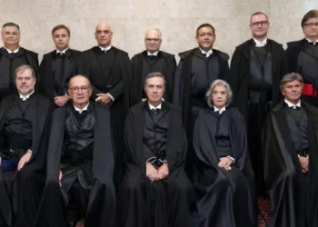 Pesquisa Atlas STF: Dino tem 46% de imagem positiva e 50% de imagem negativa