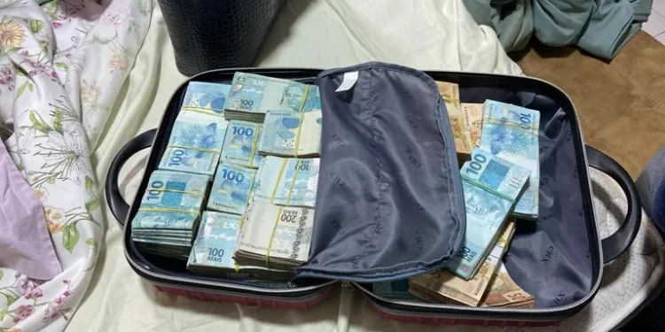 Polícia Federal apreende quase R$ 470 mil em operação contra mãe de prefeito do Maranhão