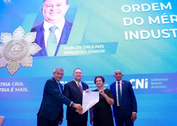 Brandão é o primeiro governador do Maranhão a receber Medalha da Ordem do Mérito Industrial da Confederação Nacional da Indústria (CNI)