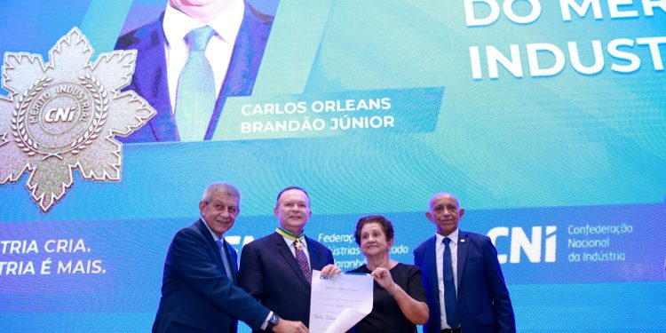 Brandão é o primeiro governador do Maranhão a receber Medalha da Ordem do Mérito Industrial da Confederação Nacional da Indústria (CNI)