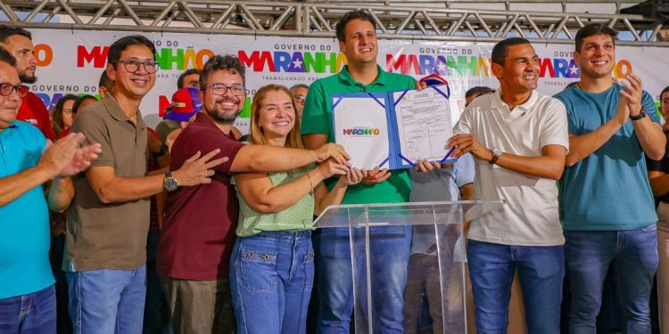 Iracema Vale participa da assinatura de ordens de serviço em São Benedito do Rio Preto, Belágua e Urbano Santos
