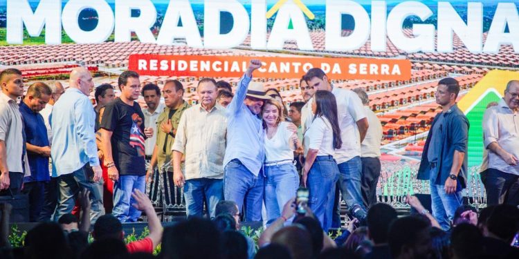 Iracema Vale participa de agenda ao lado do presidente Lula em Imperatriz