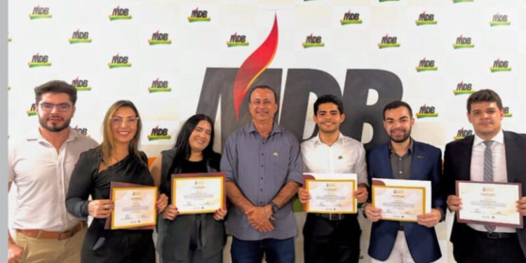 Marcus Brandão participa da entrega de certificados da Escola de Líderes 2025