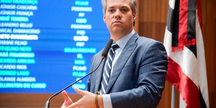 Ricardo Arruda cobra responsabilidade da oposição e ressalta ações de impacto do governo contra a criminalidade