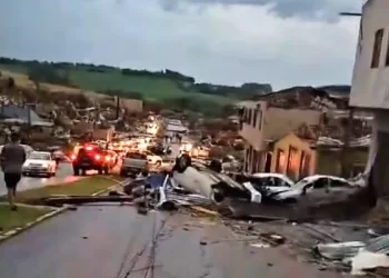 Tornado EF3 Devasta Rio Bonito do Iguaçu no Paraná e Deixa Seis Mortos