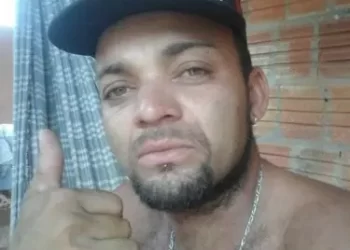 Homem é executado com 15 tiros dentro de casa na frente da filha de 6 anos, no Acre
