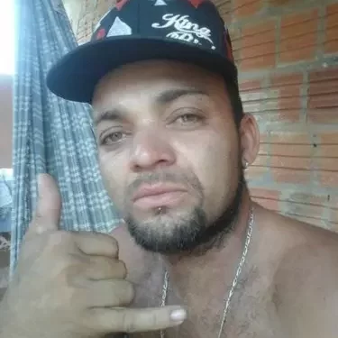 Homem é executado com 15 tiros dentro de casa na frente da filha de 6 anos, no Acre