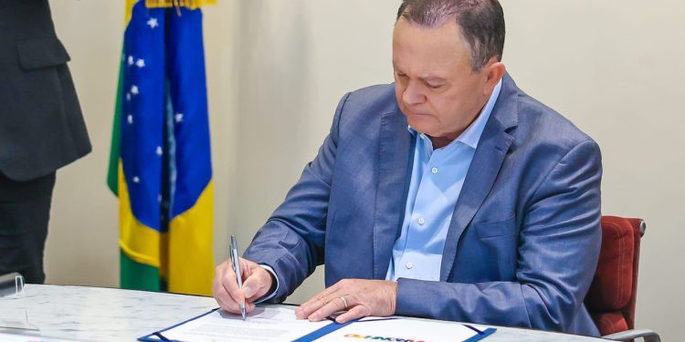 Brandão anuncia aumento no cartão do Programa Maranhão Livre da Fome