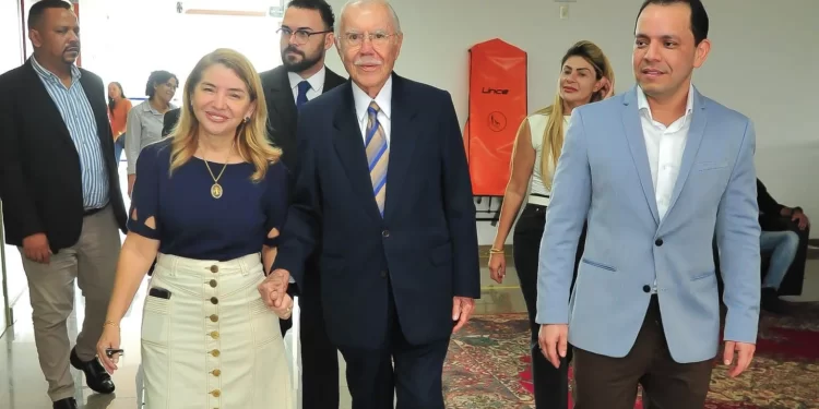 Iracema Vale recebe José Sarney em visita de cortesia à Assembleia Legislativa