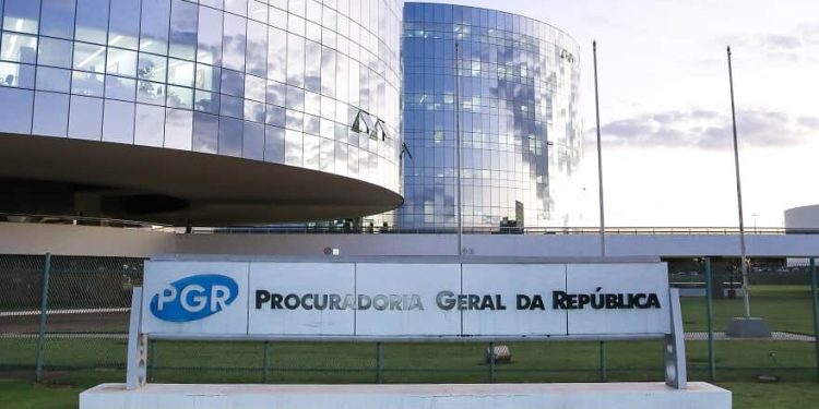 PGR aponta fragilidade de provas contra o senador Weverton