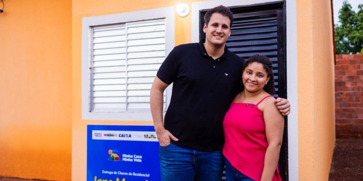 Na entrega de obras, Orleans destaca parceria com o governo Lula