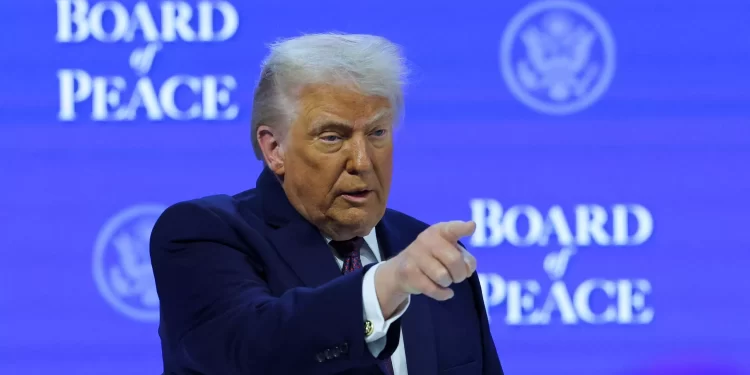 Governo Trump ameaça países das Américas com nova doutrina militar e comercial