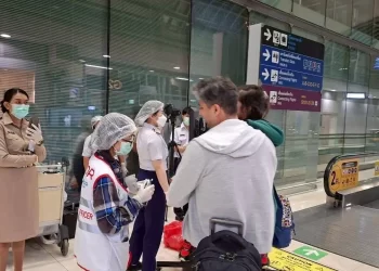 Países asiáticos reforçam protocolos sanitários em aeroportos após novos casos do vírus Nipah