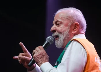 Pesquisa Paraná aponta Lula na liderança no primeiro turno e empates técnicos no segundo