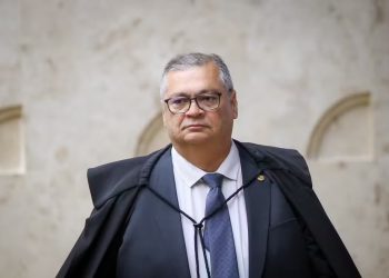 Flávio Dino proíbe envio de emendas a ONGs e entidades administradas por parentes de parlamentares e seus assessores