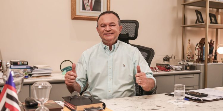 BRANDÃO GARANTE REAJUSTE DE 10% PARA PROFESSORES EM 2026 E AMPLIA INVESTIMENTOS NA VALORIZAÇÃO DA CATEGORIA