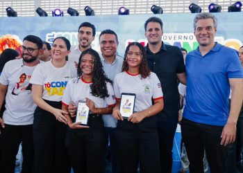 GOVERNO DO ESTADO ENTREGA TABLETS A MAIS 1.461 ALUNOS E EQUIPAMENTOS A AGENTES DE SAÚDE EM ROSÁRIO