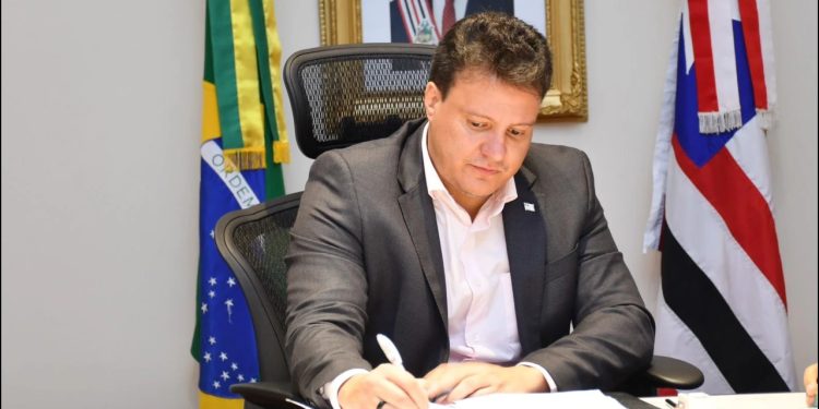 MP pede afastamento do vice-governador do Maranhão, Felipe Camarão, por suspeita de lavagem de dinheiro e uso de “laranjas”