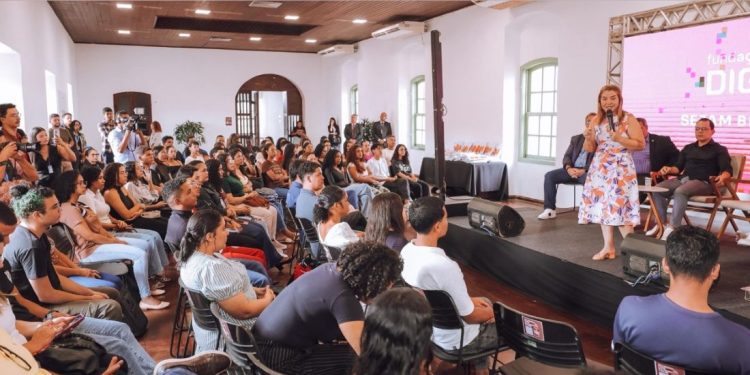 IRACEMA VALE PARTICIPA DA AULA INAUGURAL DO PROJETO FUNDAÇÃO DIGITAL