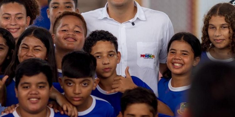 ORLEANS BRANDÃO PARTICIPA DE ENENTREGA DE OBRAS NA REGIÃO TOCANINA COM OBRAS, QUE IMPULCIONA O DESENVOLVIMENTO NA GIÃO E UM NOVO HOSPITAL UNIVERSITÁRIO DA UEMASUL