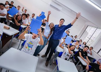 ZÉ DOCA-MA, ORLEANS BRANDÃO RESALTA AVANÇOS NA EDUCAÇÃODO MARANHÃO COM INVESTIMENTOS EM TECNOLOGIA DE ENSINO