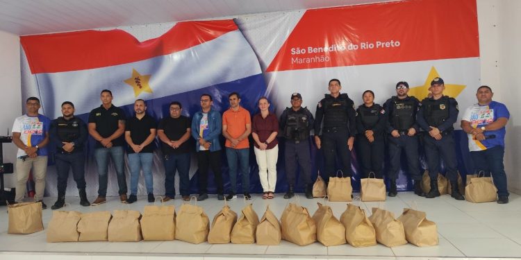 ENTREGA DE FARDAMENTOS FORTALECE ATUAÇÃO DA GUARDA MUNICIPAL