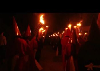 “ESCÂNDALO EM NINA RODRIGUES: DENÚNCIA DE HOMOFOBIA NA PAIXÃO DE CRISTO E SILÊNCIO DO PREFEITO REVOLTAM POPULAÇÃO”