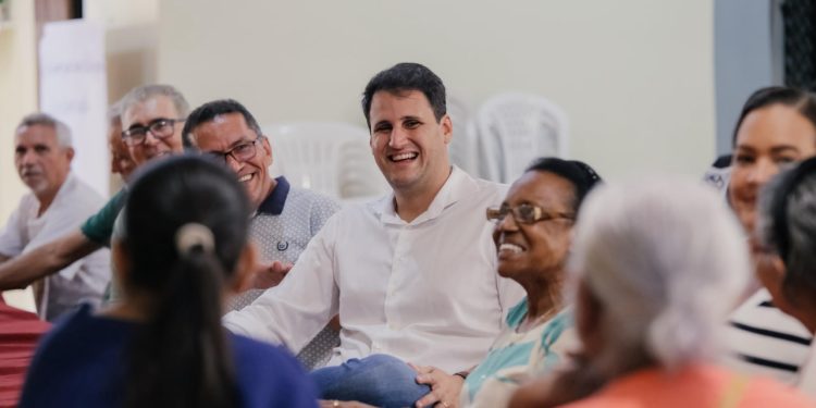 ORLEANS BRANDÃO DIALOGA COM MORADORES DO LIRA EM REUNIÃO PARA COM POR PLANO DE GOVERNO PARTICIPATIVO