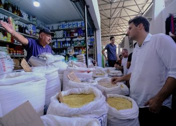 ORLEANS BRANDÃO VISITA FEIRA DO JÃO PAULO, DIALOGA COM TRABALHADORES E REFORÇA COMPROMISSO COM MELHORIAS NO ESPAÇO
